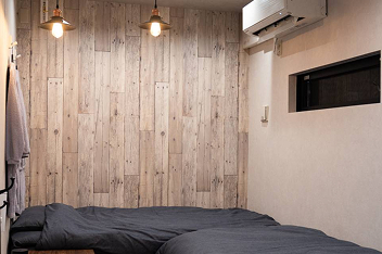 コンテナホテル & サウナMACHINAKAの内観と外観