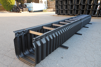 高密度ポリエチレン製U字溝の写真